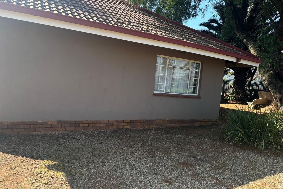 House For Sale in Vaalpark, Sasolburg - Photo 3
