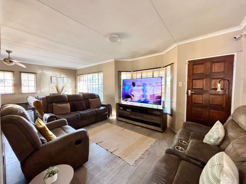 House For Sale in Erasmus, Bronkhorstspruit - Photo 2