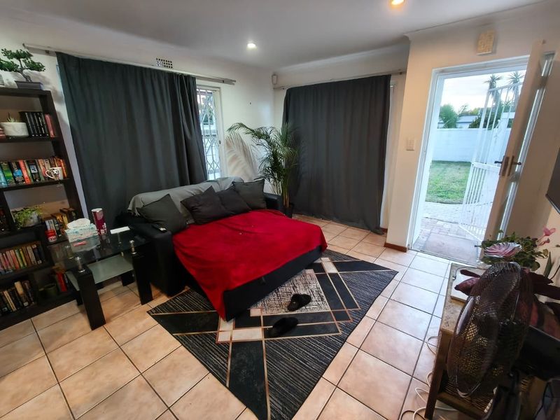 Two Bedroom House with Spacious Yard and Garage - Photo 7