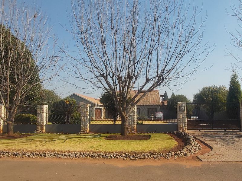 House For Sale in Henley On Klip, Meyerton - Photo 1