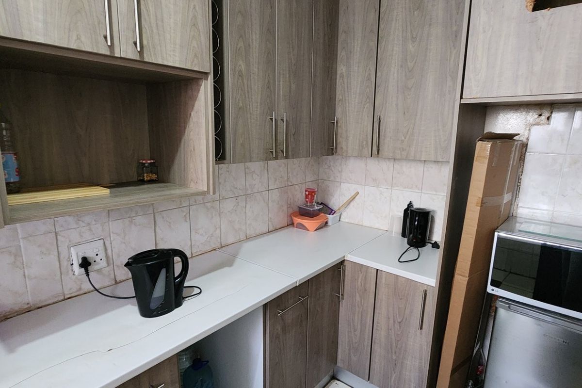 Apartment For Sale in Arcadia, Pretoria - Photo 2
