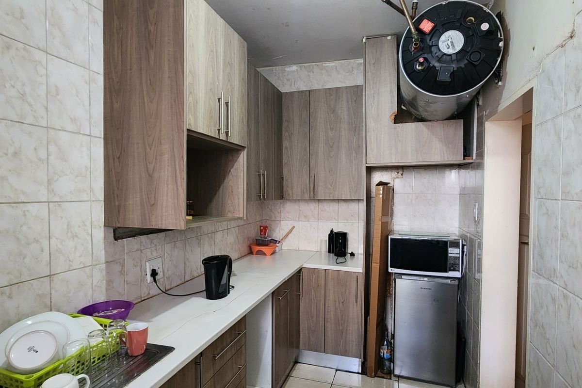 Apartment For Sale in Arcadia, Pretoria - Photo 5