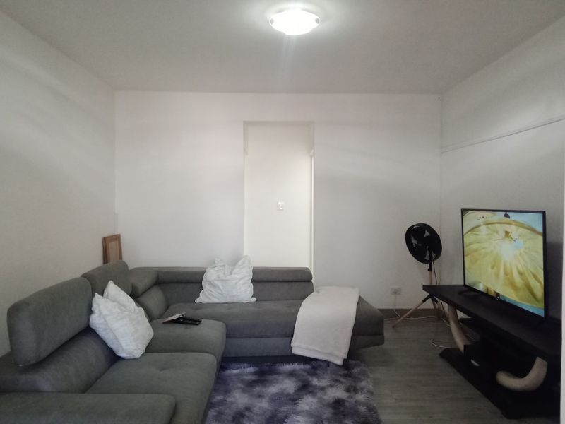 Studio Apartment For Sale in Essenwood, Durban, KwaZulu Natal - Photo 2