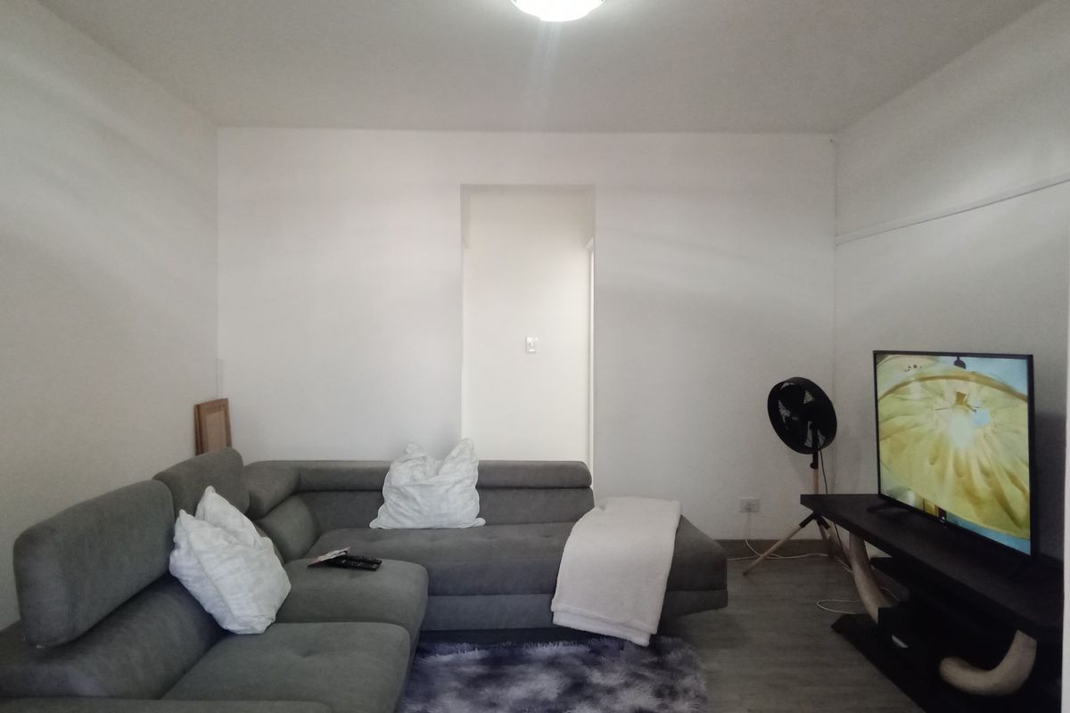 Studio Apartment For Sale in Essenwood, Durban, KwaZulu Natal - Photo 2
