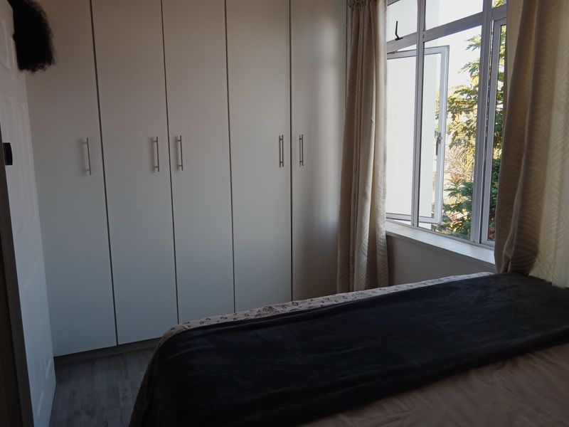 Studio Apartment For Sale in Essenwood, Durban, KwaZulu Natal - Photo 4