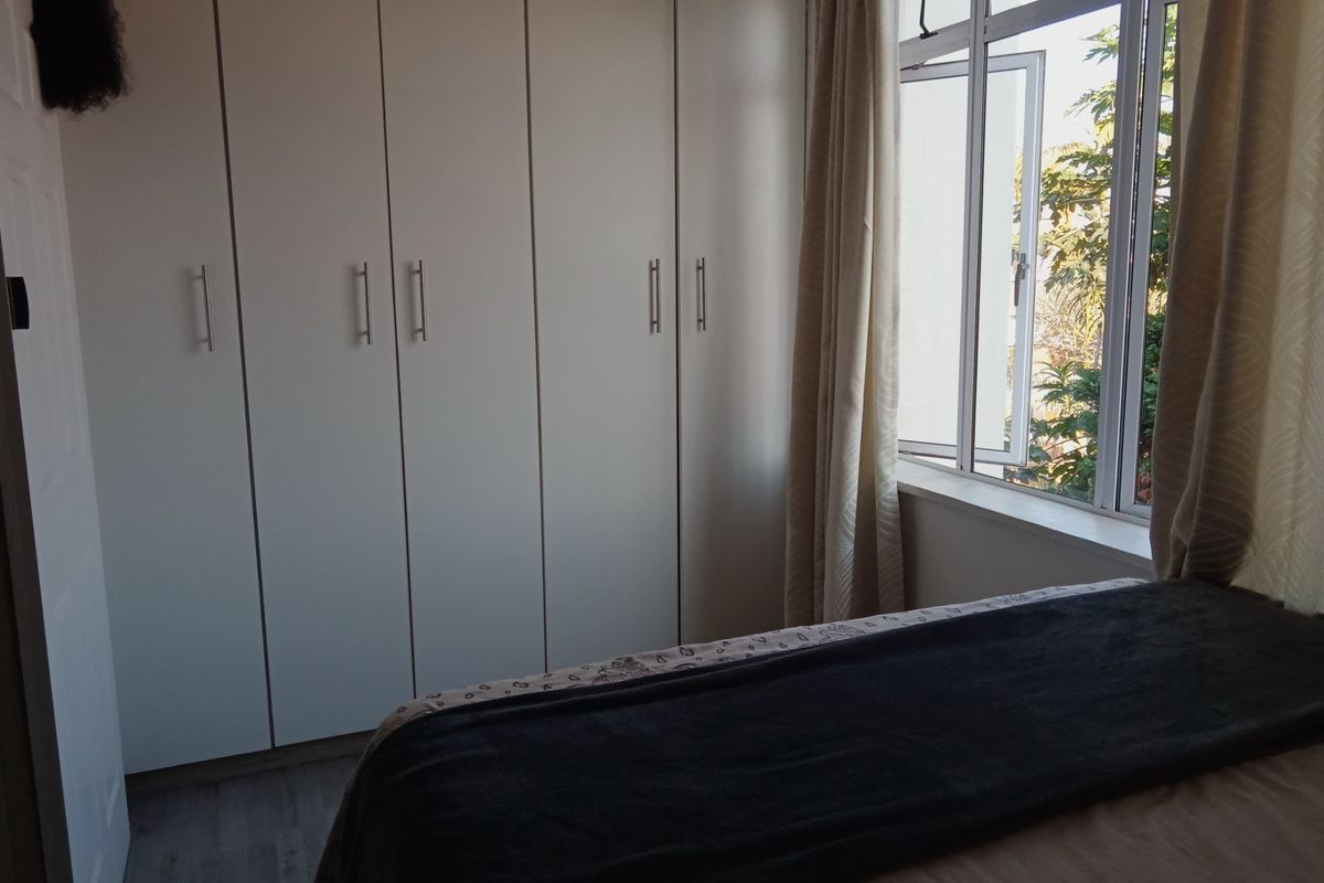 Studio Apartment For Sale in Essenwood, Durban, KwaZulu Natal - Photo 4
