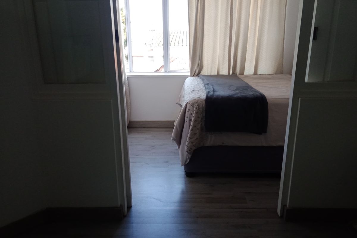 Studio Apartment For Sale in Essenwood, Durban, KwaZulu Natal - Photo 3
