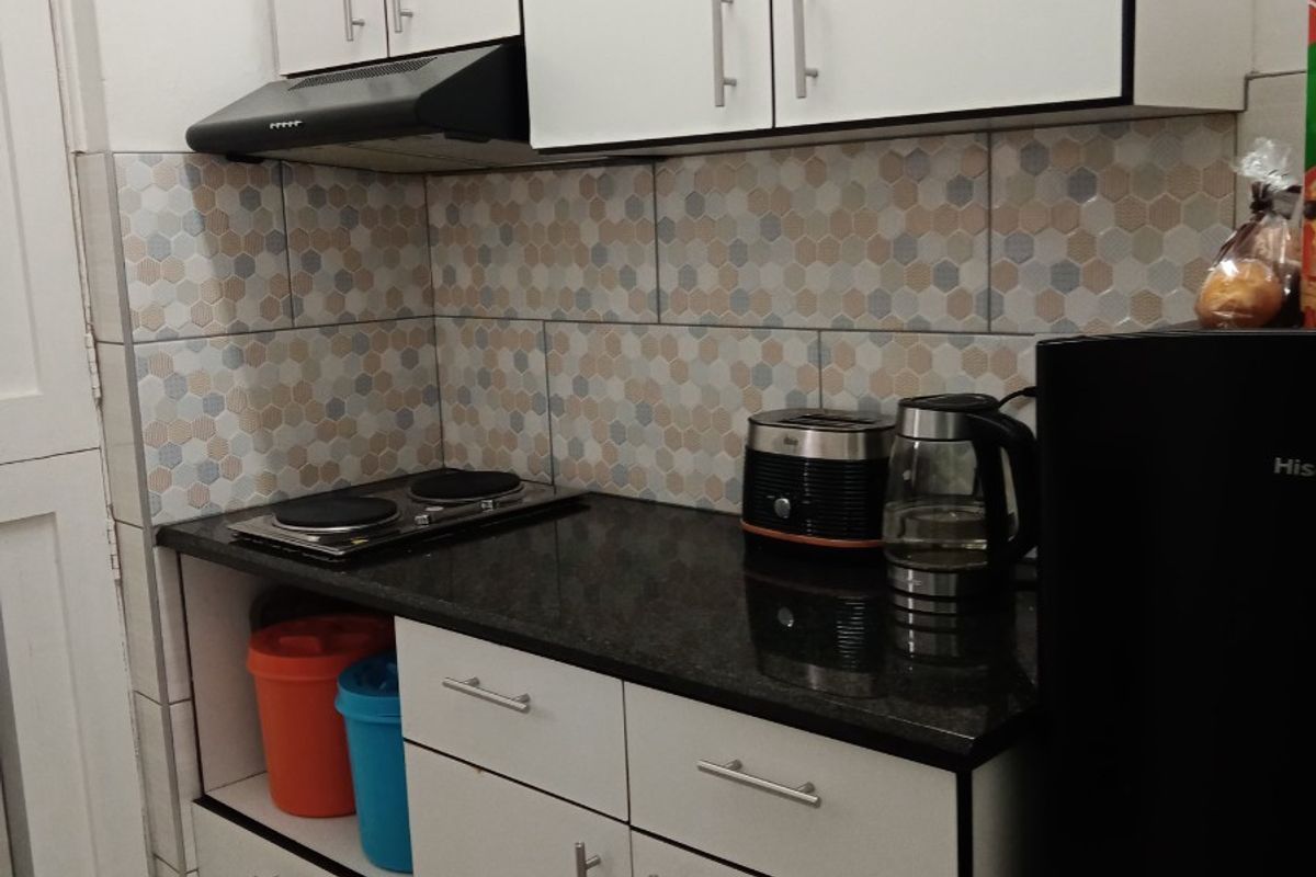 Studio Apartment For Sale in Essenwood, Durban, KwaZulu Natal - Photo 5
