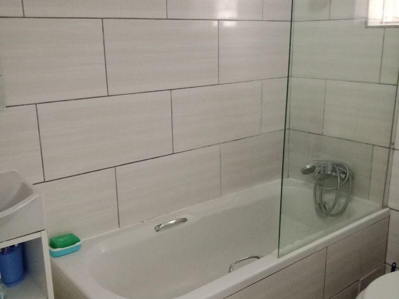 Studio Apartment For Sale in Essenwood, Durban, KwaZulu Natal - Photo 7