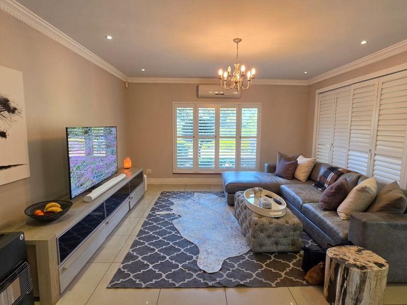 Magnificent Ferncliffe Estate Home . Pool, Entertainment Room and Exquisite Finishes - Photo 3