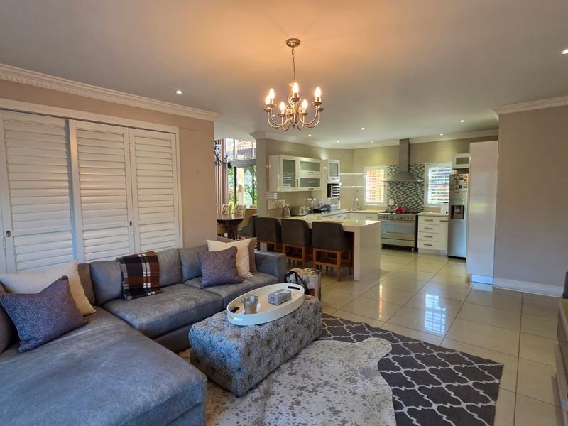 Magnificent Ferncliffe Estate Home . Pool, Entertainment Room and Exquisite Finishes - Photo 6