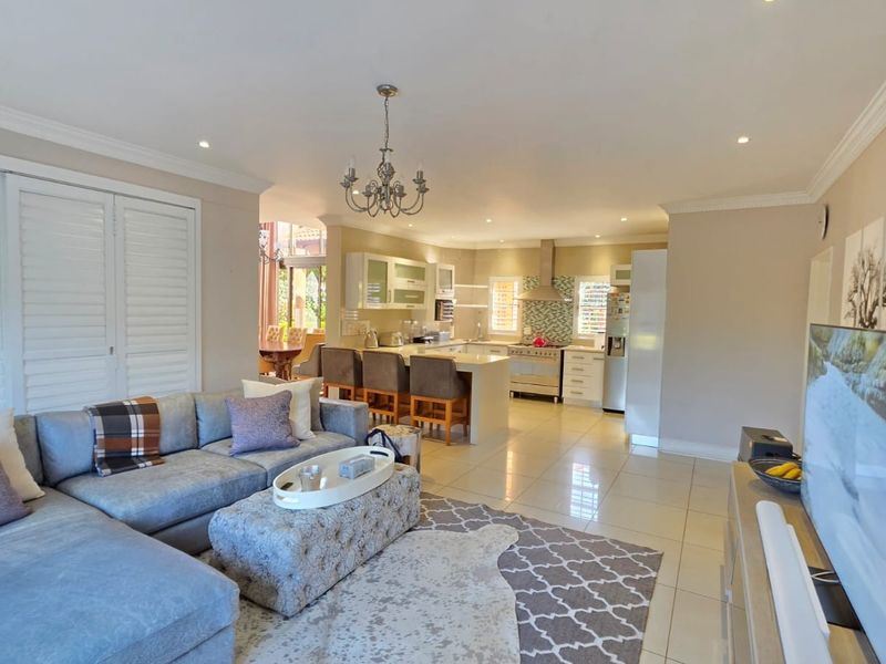 Magnificent Ferncliffe Estate Home . Pool, Entertainment Room and Exquisite Finishes - Photo 8