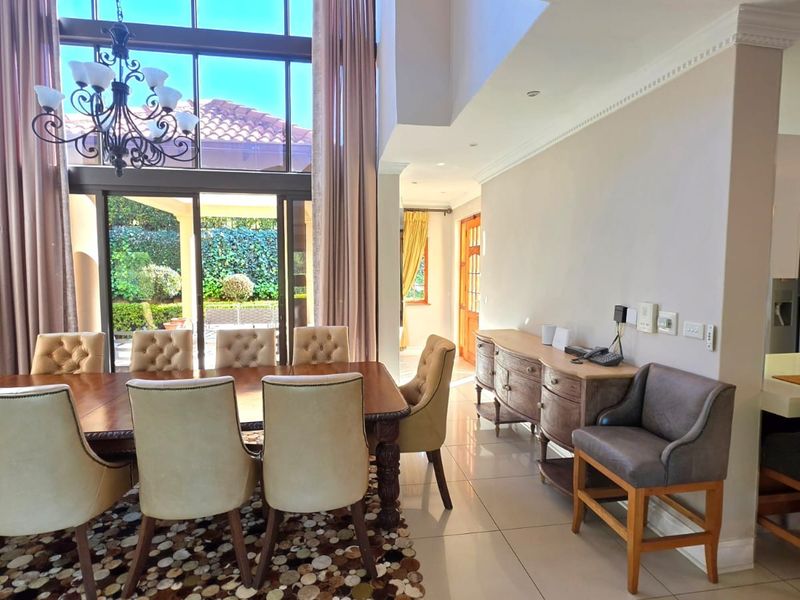 Magnificent Ferncliffe Estate Home . Pool, Entertainment Room and Exquisite Finishes - Photo 4