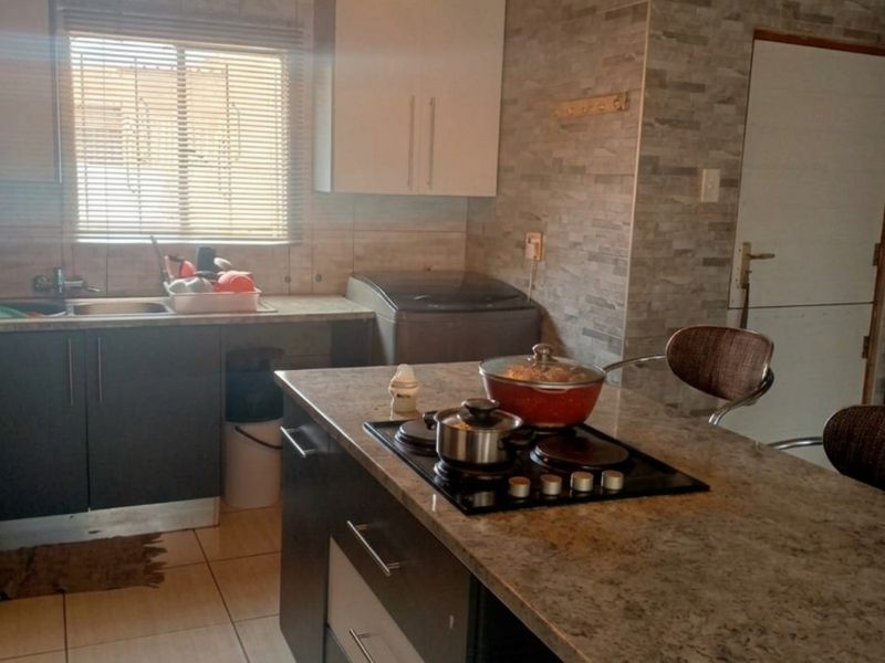 2Bedroom Home with Income Potential in Langaville Ext 3, Tsakane - Photo 3