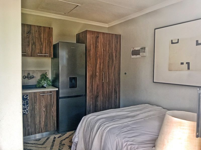 Bachelor Room To Rent in Diamond City Security Estate Near Glenway Estate, Mamelodi - Photo 5