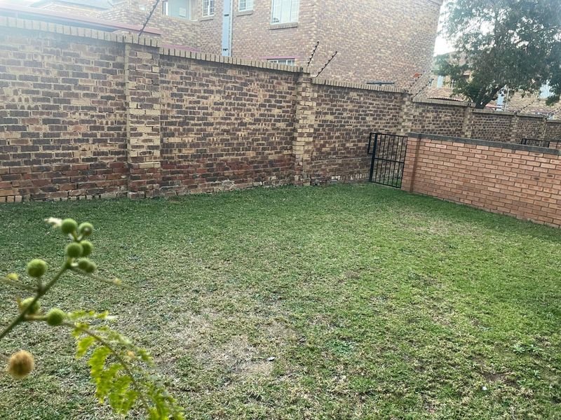 Apartment To Rent in Noordwyk, Midrand - Photo 6