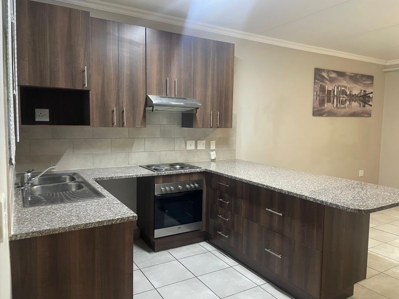 Apartment To Rent in Noordwyk, Midrand - Photo 2