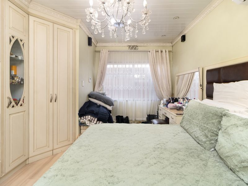 House For Sale in Parow Valley, Parow - Photo 6