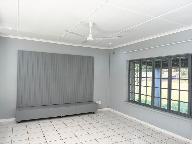 3 Bedroom House with 1 Bedroom Flat For Sale in Kwambonambi - Photo 4
