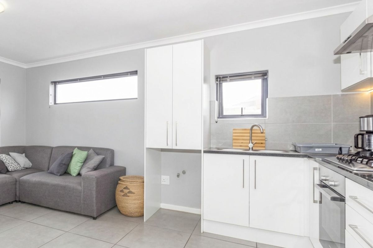 Apartment For Sale in Burgundy Estate, Milnerton - Photo 5