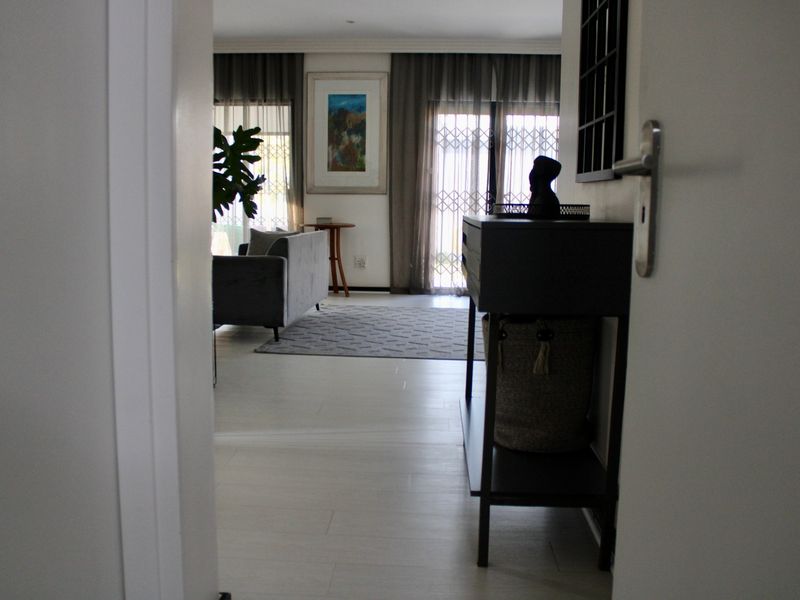 Fully Furnised 3 Bedroom Duplex - Photo 3