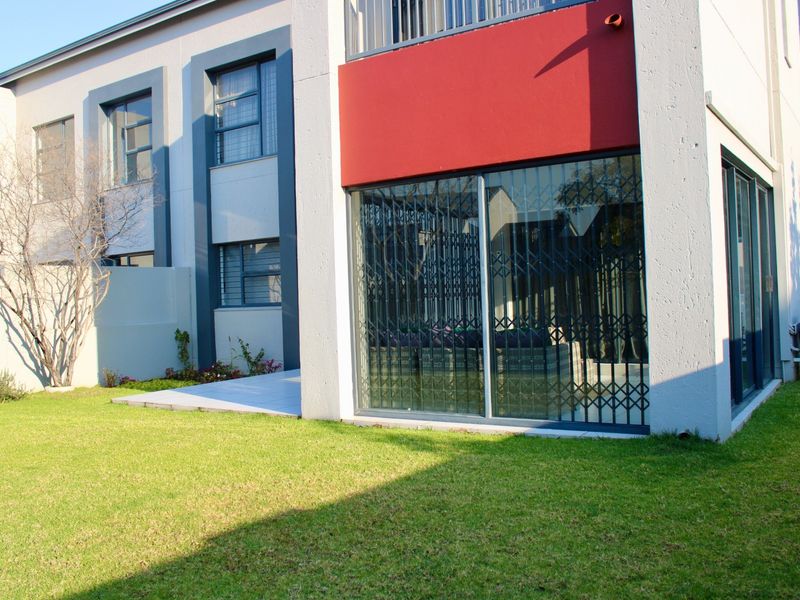 Fully Furnised 3 Bedroom Duplex - Photo 2