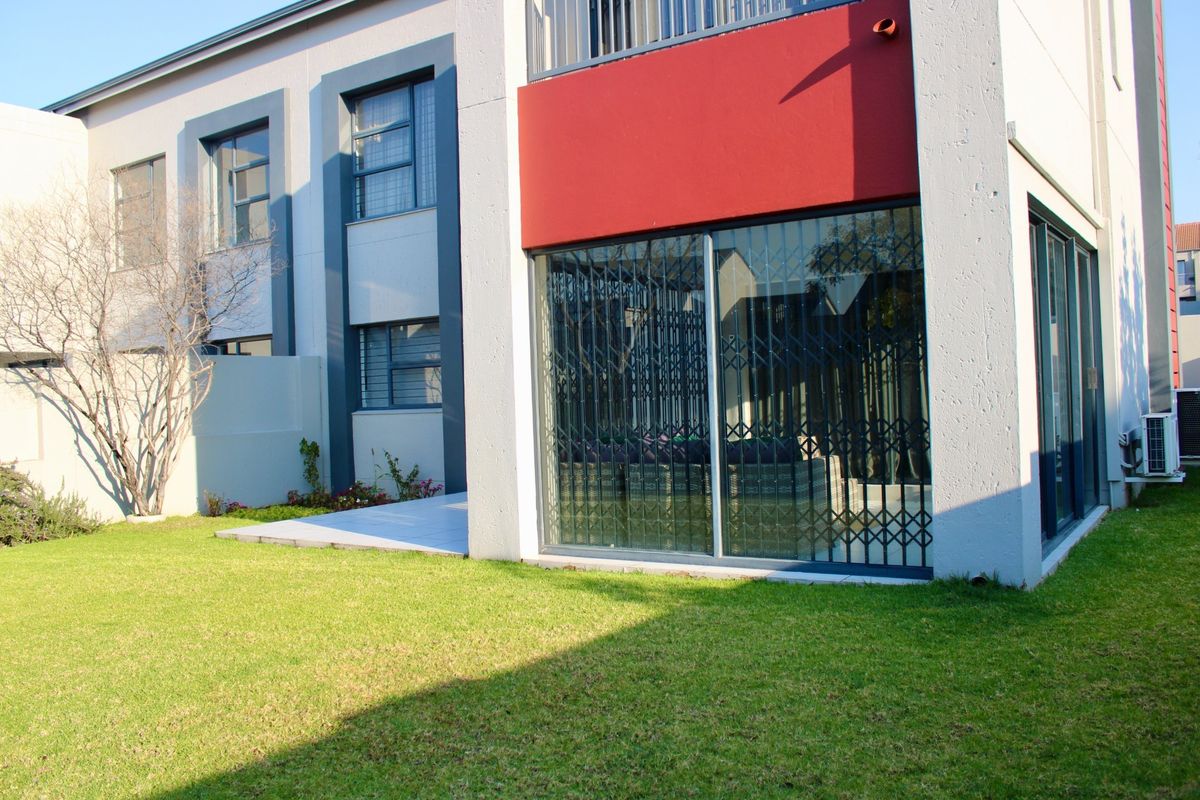 Fully Furnised 3 Bedroom Duplex - Photo 2