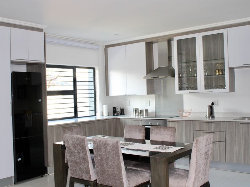 Fully Furnised 3 Bedroom Duplex - Photo 5