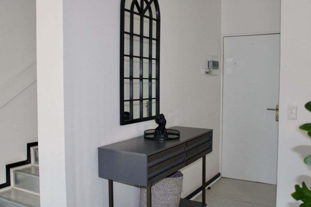Fully Furnised 3 Bedroom Duplex - Photo 4