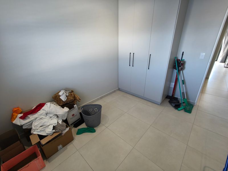 Stunning 2 Bedroom Apartment - Photo 10
