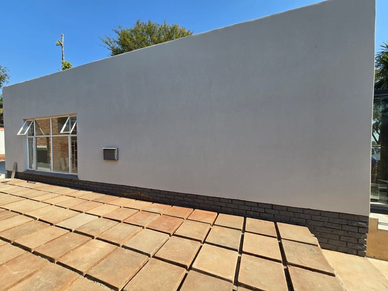 Spacious Totally renovated 3 Bedroom Home + 2 Bed Flatlet for Sale in Wonderboom. - Photo 8