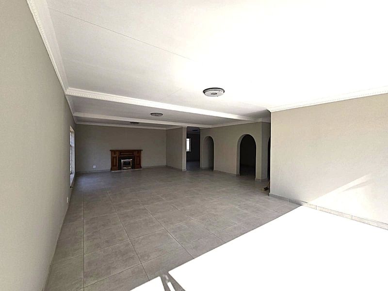 Spacious Totally renovated 3 Bedroom Home + 2 Bed Flatlet for Sale in Wonderboom. - Photo 10