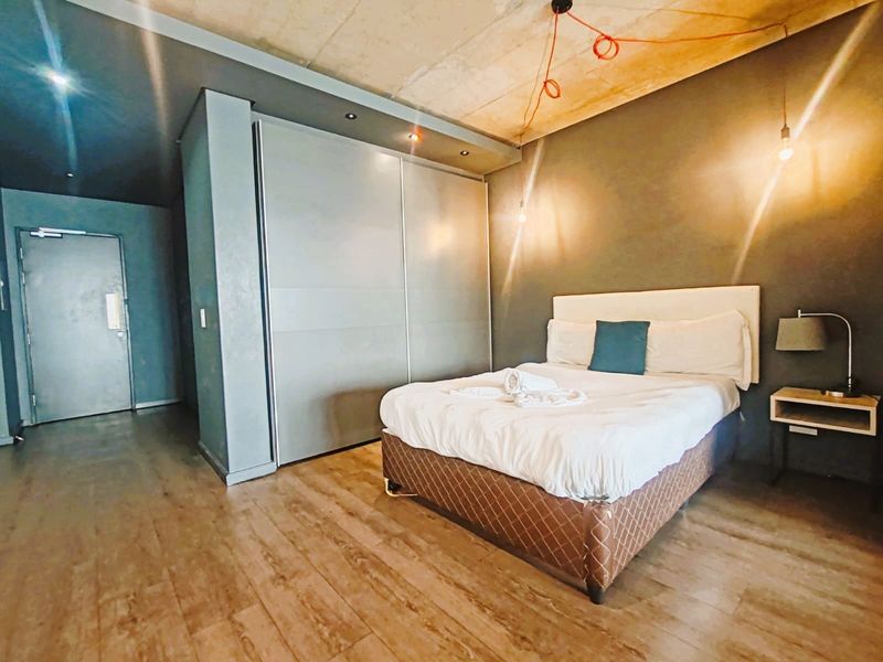 Studio Apartment For Sale in Woodstock, Cape Town - Photo 10
