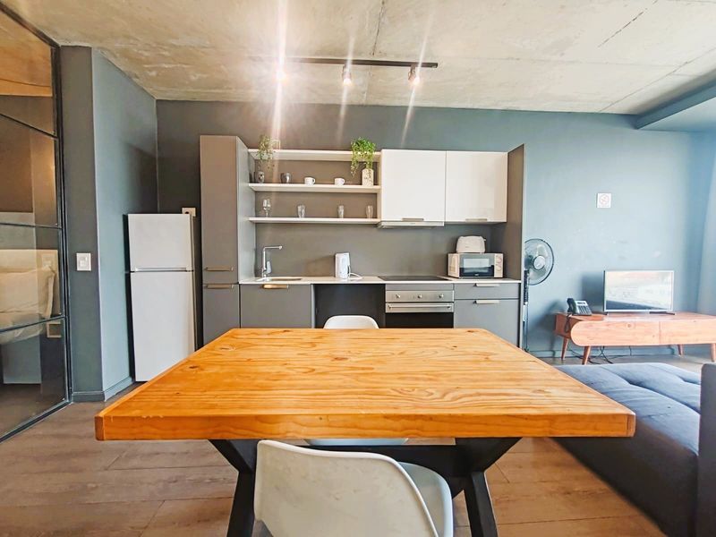 Studio Apartment For Sale in Woodstock, Cape Town - Photo 7