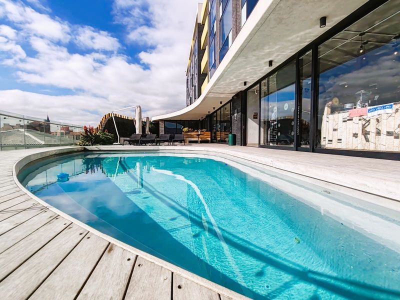 Studio Apartment For Sale in Woodstock, Cape Town - Photo 3