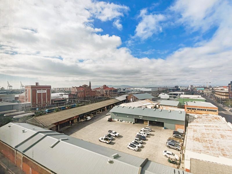 Studio Apartment For Sale in Woodstock, Cape Town - Photo 4