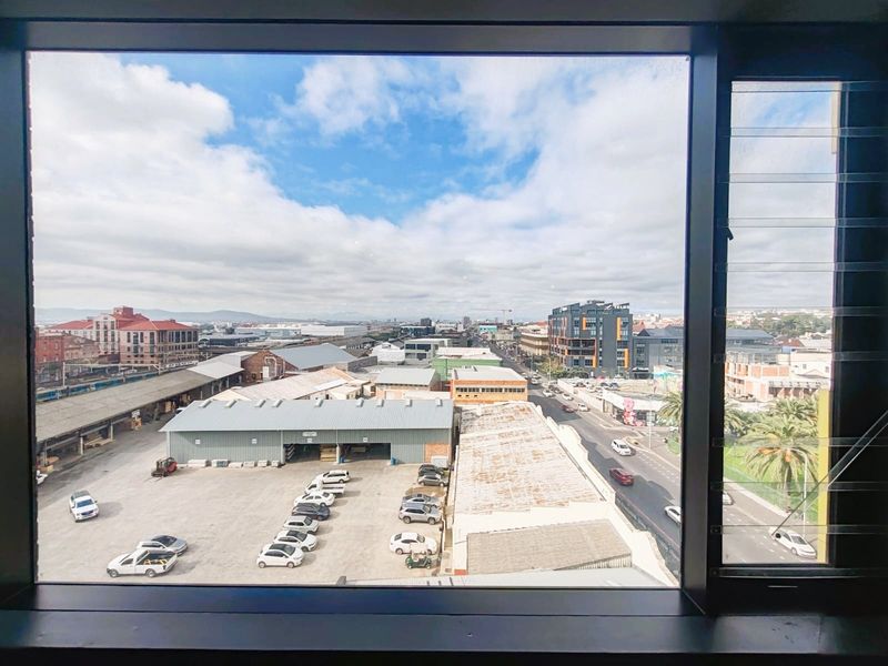 Studio Apartment For Sale in Woodstock, Cape Town - Photo 5