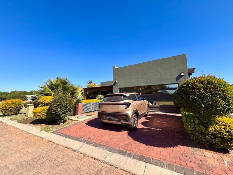 The Perfect Blend of Comfort, Style and Security - Photo 1