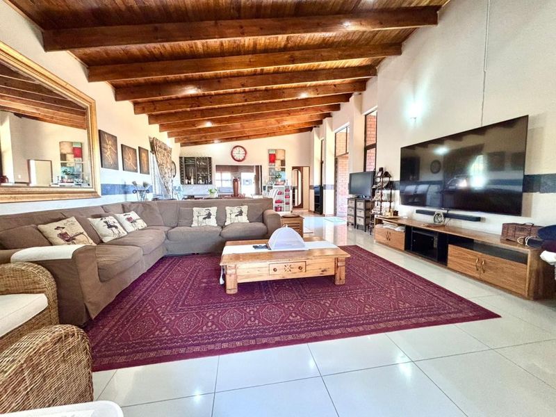 The Perfect Blend of Comfort, Style and Security - Photo 3