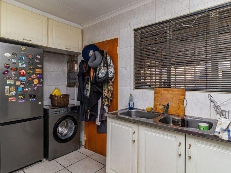 Townhouse For Sale in Brentwood Park AH, Kempton Park - Photo 10