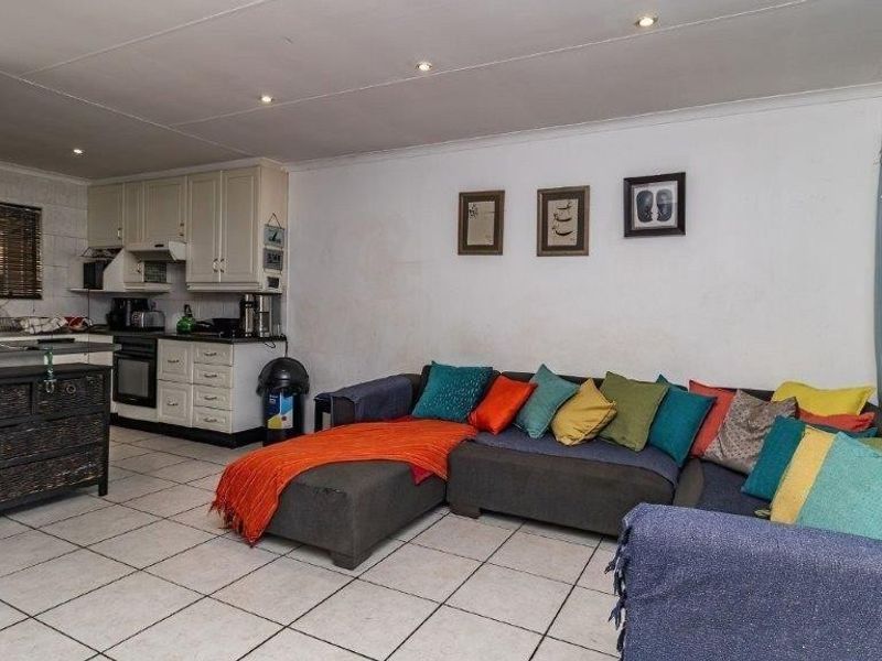 Townhouse For Sale in Brentwood Park AH, Kempton Park - Photo 6