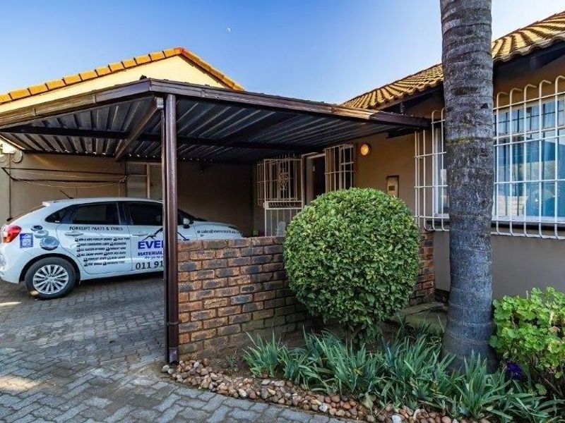 Townhouse For Sale in Brentwood Park AH, Kempton Park - Photo 3