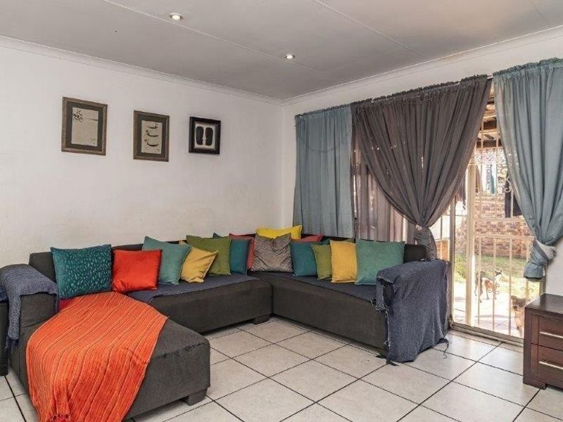 Townhouse For Sale in Brentwood Park AH, Kempton Park - Photo 5
