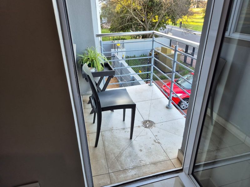 1st Floor Secure Studio Apartment close to Village Square - Photo 5