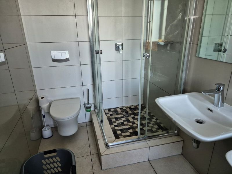 1st Floor Secure Studio Apartment close to Village Square - Photo 6