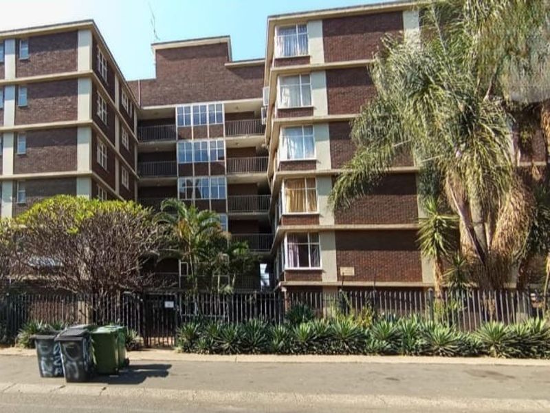 Apartment For Sale in Silverton, Pretoria - Photo 1