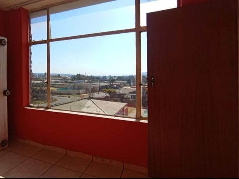 Apartment For Sale in Silverton, Pretoria - Photo 9