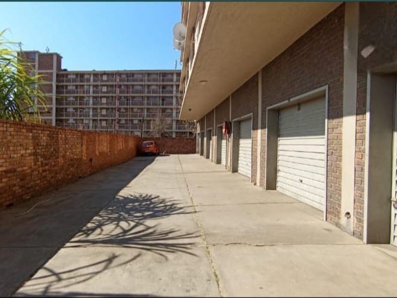 Apartment For Sale in Silverton, Pretoria - Photo 3