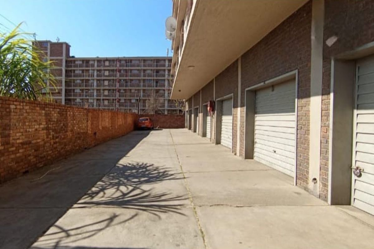 Apartment For Sale in Silverton, Pretoria - Photo 3