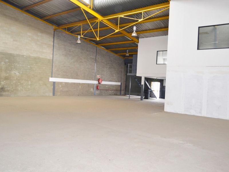 SECURE, CLEAN AND TIDY, WAREHOUSE/FACTORY/OFFICE SPACE, 567 SQM IN TOTAL, WELL RUN, LIGHT INDUSTRIAL - Photo 8